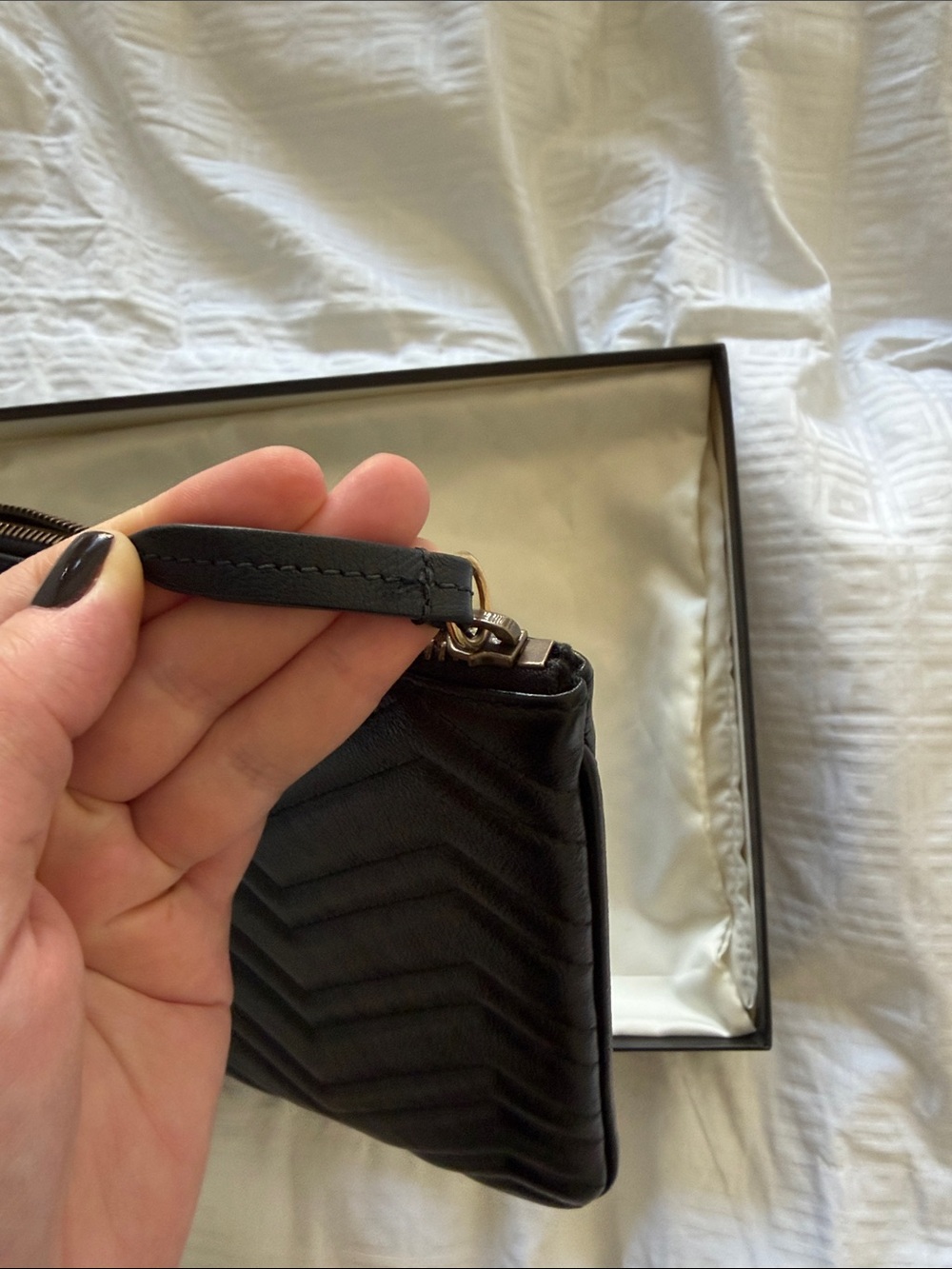 Gucci Black Chevron Leather Pouch with Gold Double G - Picture 7 of 12